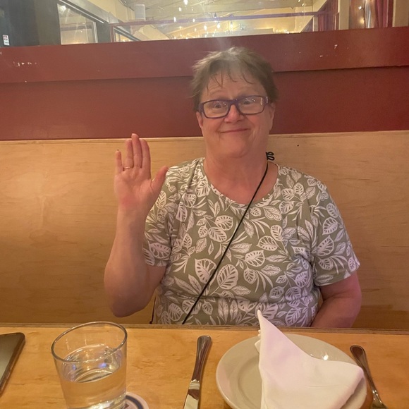 Meet your Posher, Lindsey - Picture 9 of 9